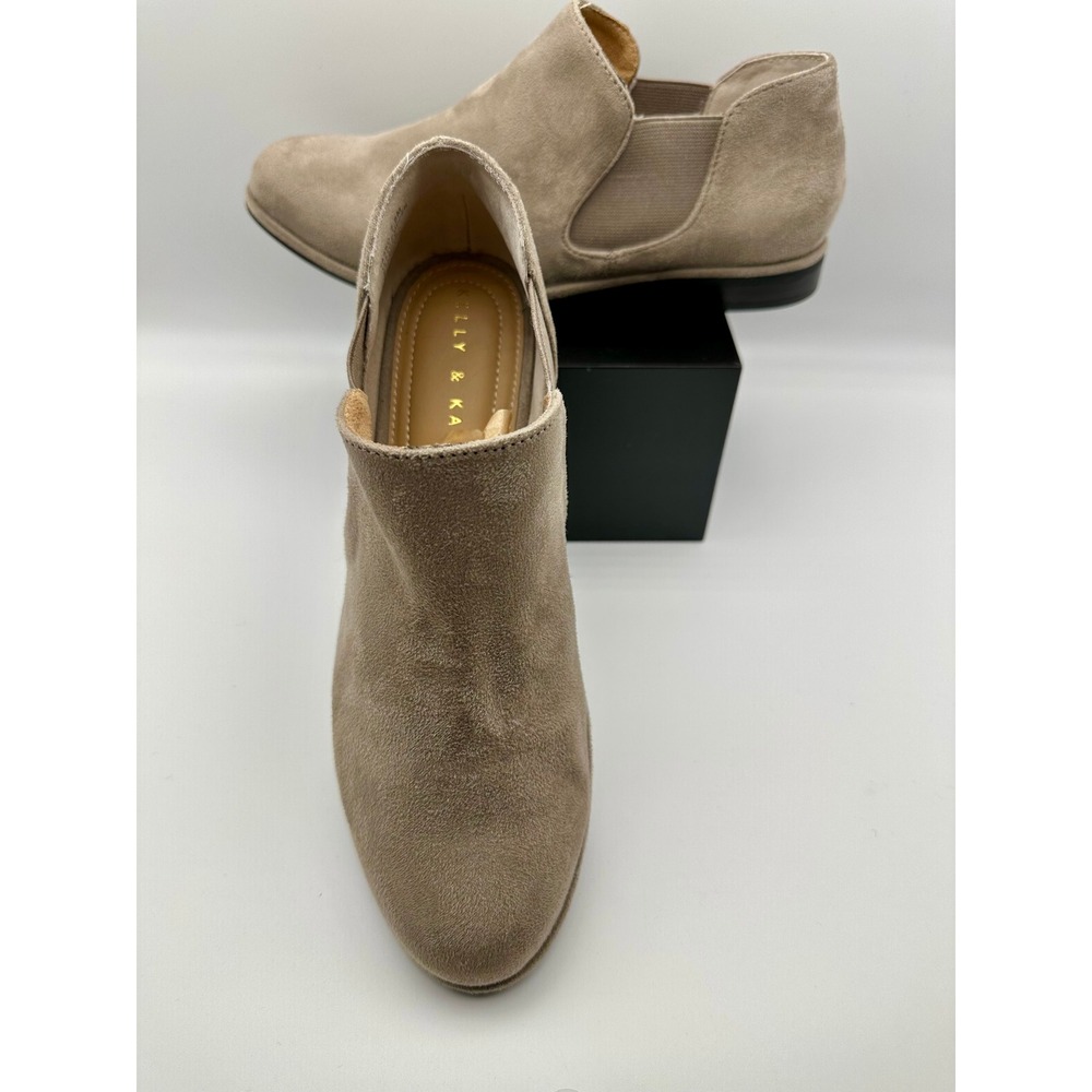 Kelly & Katie Yasso Ankle Booties Women 7.5M Taupe Faux Suede Slip On Flat Shoes